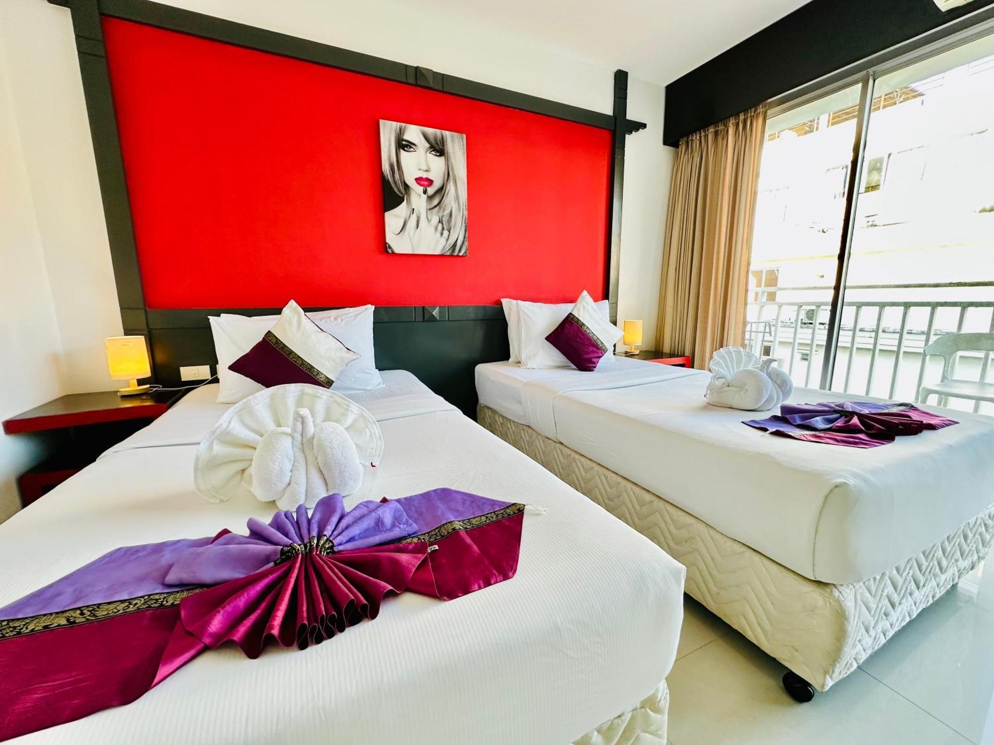 Khách sạn Baya Phuket 3*